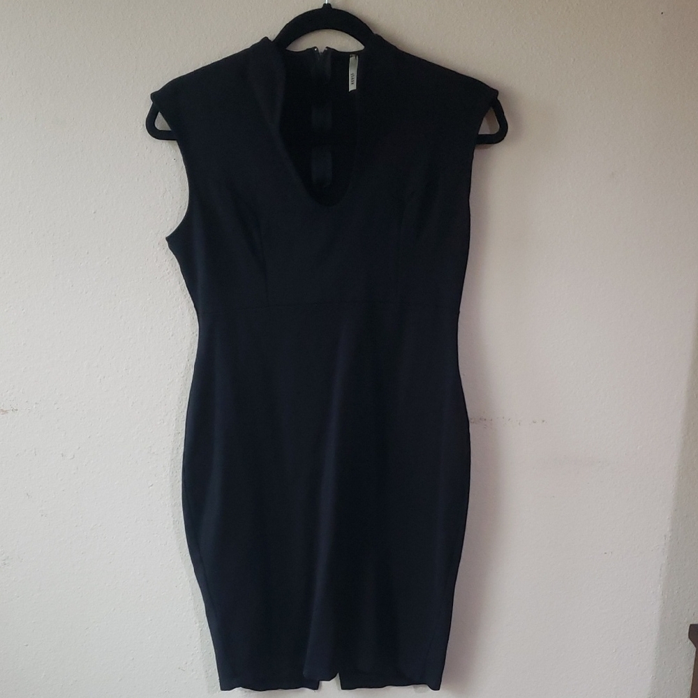 Elegant Black Sleeveless Dress